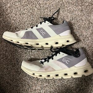 Womens on cloud tennis shoes